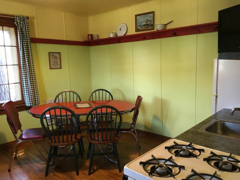 4-Dining
